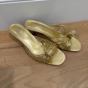 Larroude kitten heel